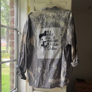 4/$25 SALE YELLOWSTONE BETH SUTTON Large Up cycled Bleach Tie Dye Shirt